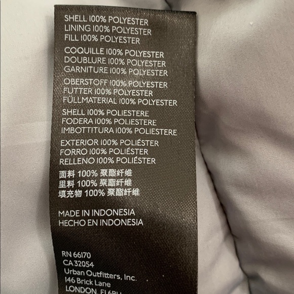 Urban Outfitters Corrine Puffer Vest Size Large Light Blue - Picture 10 of 13